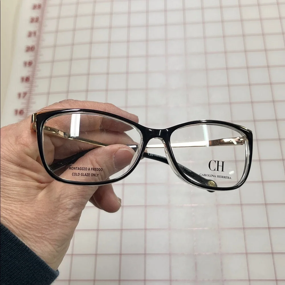 CAROLINA HERRERA NWOT VHE 728K Modern Cat Eye 53-15-135 BLK/Gold Eyeglass Frame